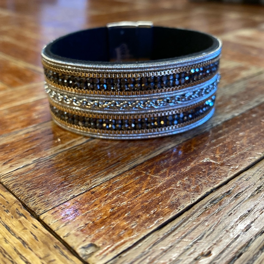 Premier Designs bracelet, magnetic clasp, gold, silver & black accents.